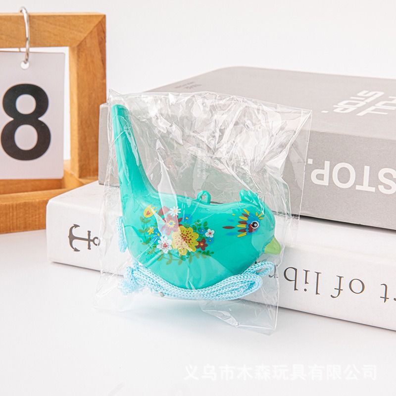 Waterbird whistle with hanging rope, high-pitched water-filled whistle, bird flute, painted music harmonica, little bird whistle, bird call Application Scenario