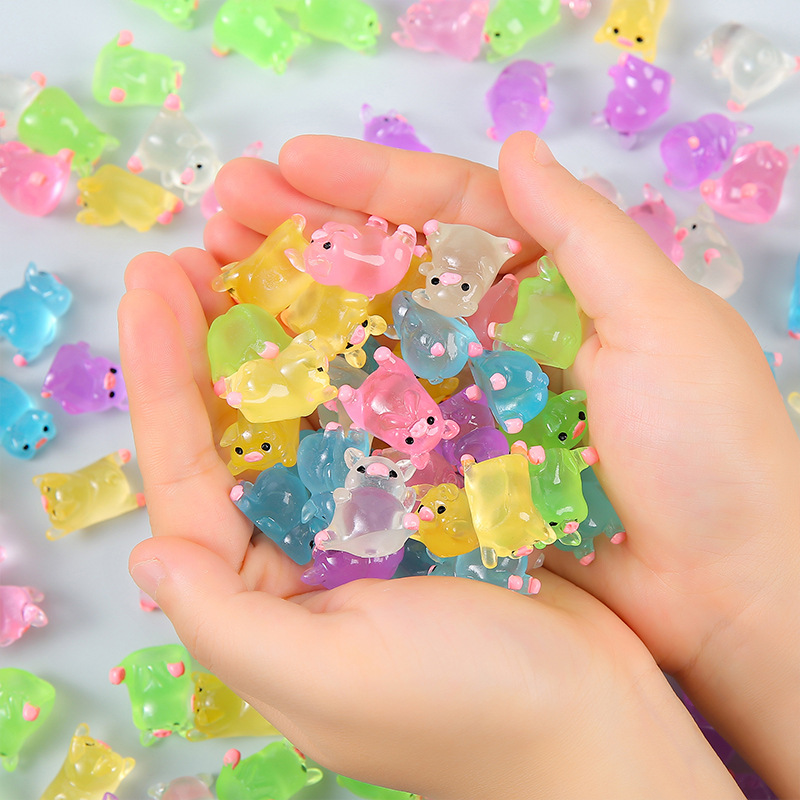 Douyi's best-selling creative gifts: Colorful luminous little pig phone cases, diy resin accessories, three-dimensional decorative items details Picture
