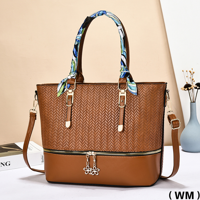Meifang Bag and Yiding Bag Industry's new women's bag with woven pattern, large-capacity hand-held shoulder crossbody bag