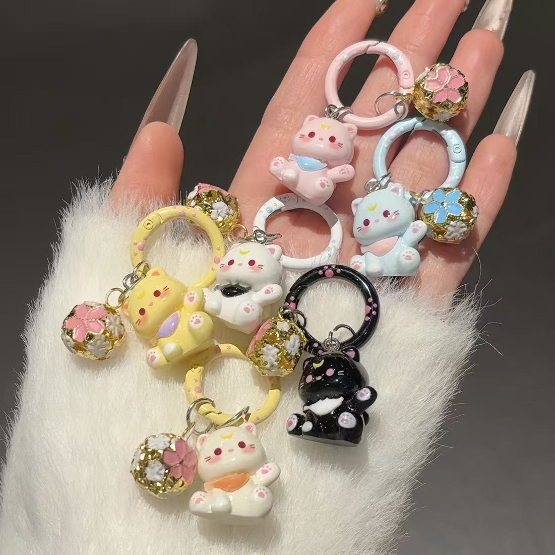 New cat cartoon keychain, student schoolbag, cute pendant, girl's bag, accessory and jewelry, best friend gift full figure