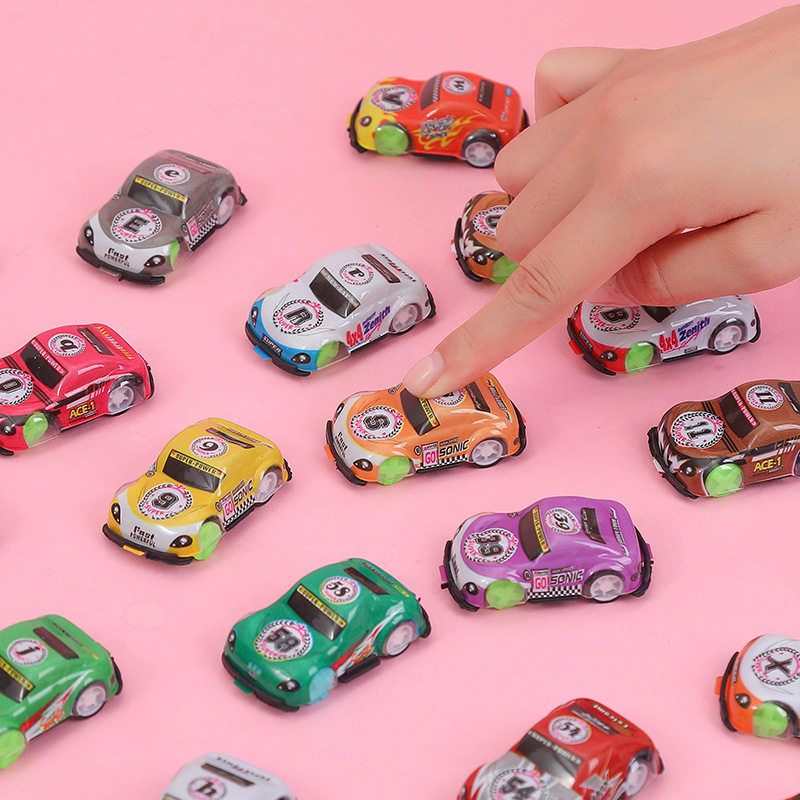 Wholesale of camouflage rebound cars, cartoon rebound cars, children's toy cars, boy gifts, small gifts, car models Application Scenario