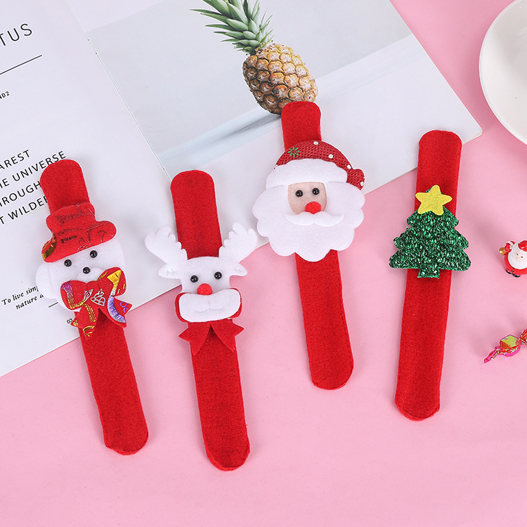 Christmas Pat Ring bracelet, Christmas cartoon Pat ring, luminous children's gift Pat ring, plush Christmas pat ring Application Scenario