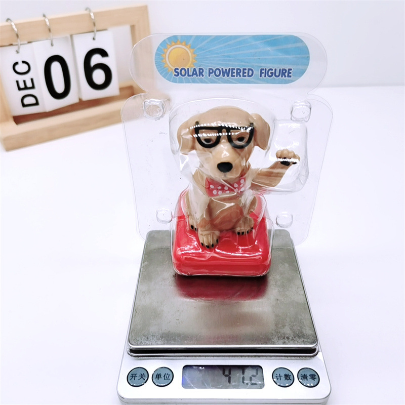 Cross-border car accessories, resin interior decorations, solar dog interior ornaments, shaking and waving dolls are selling well Specification image