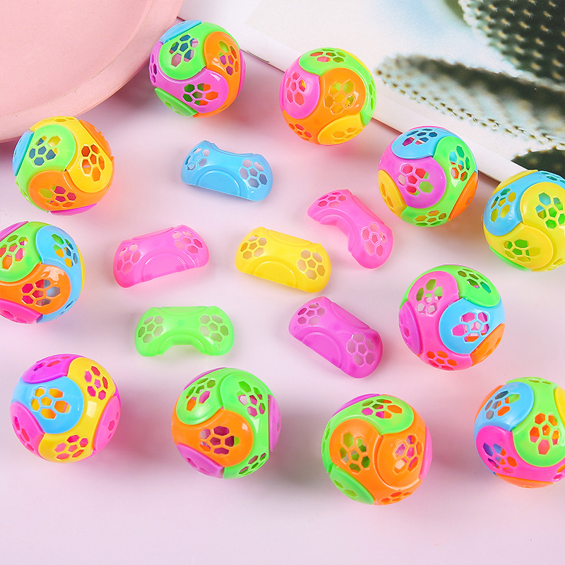 Children's educational building block toys, creative intelligence assembly balls, kindergarten gifts and prizes, ground promotion, scanning code gifts Application Scenario