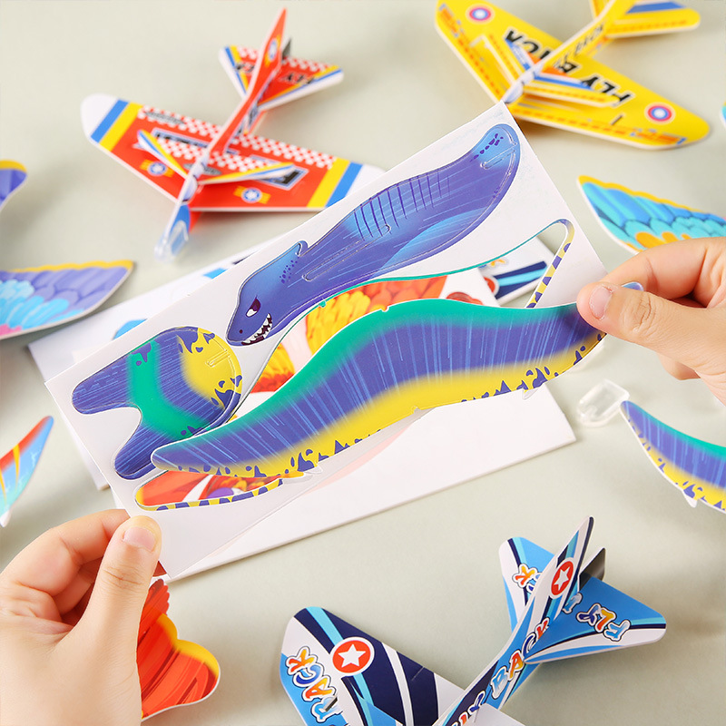 Large foam spinning magic plane, foam plane model, assembly food toy, kindergarten handicraft toy Application Scenario