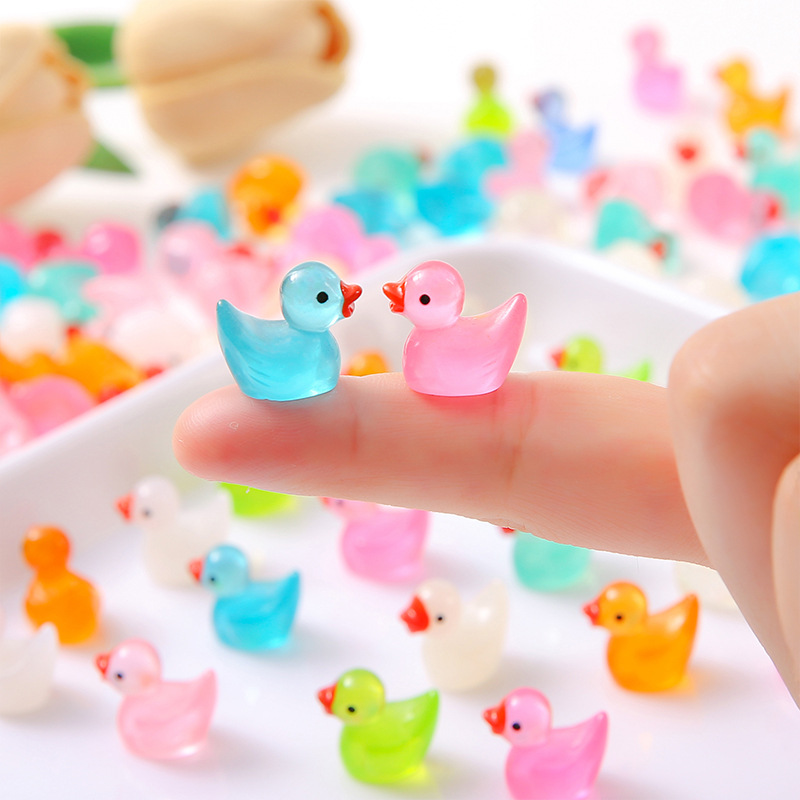 Mini glow-in-the-dark duck toy desktop car decoration miniature animal trinkets diy handmade resin full figure