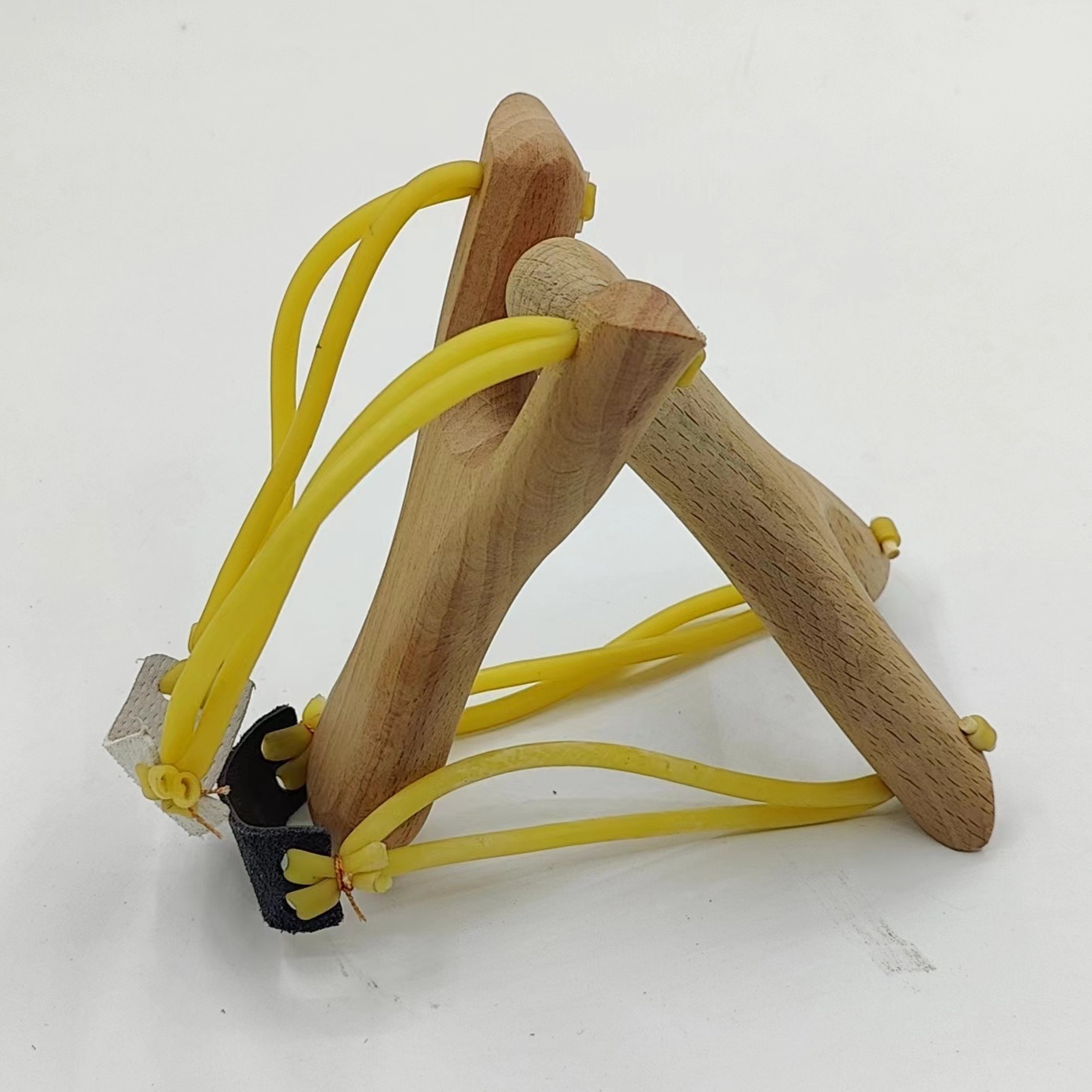 Traditional beech wood slingshot, solid wood, pure handcrafted, beech wood slingshot, children's toy, slingshot made of wood with reverse curvature details Picture