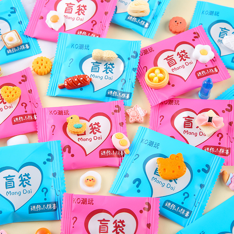 Creative blind box bags, cartoon miniature food, resin mini model toys, simulated fruit, animal, cake decorative ornaments full figure