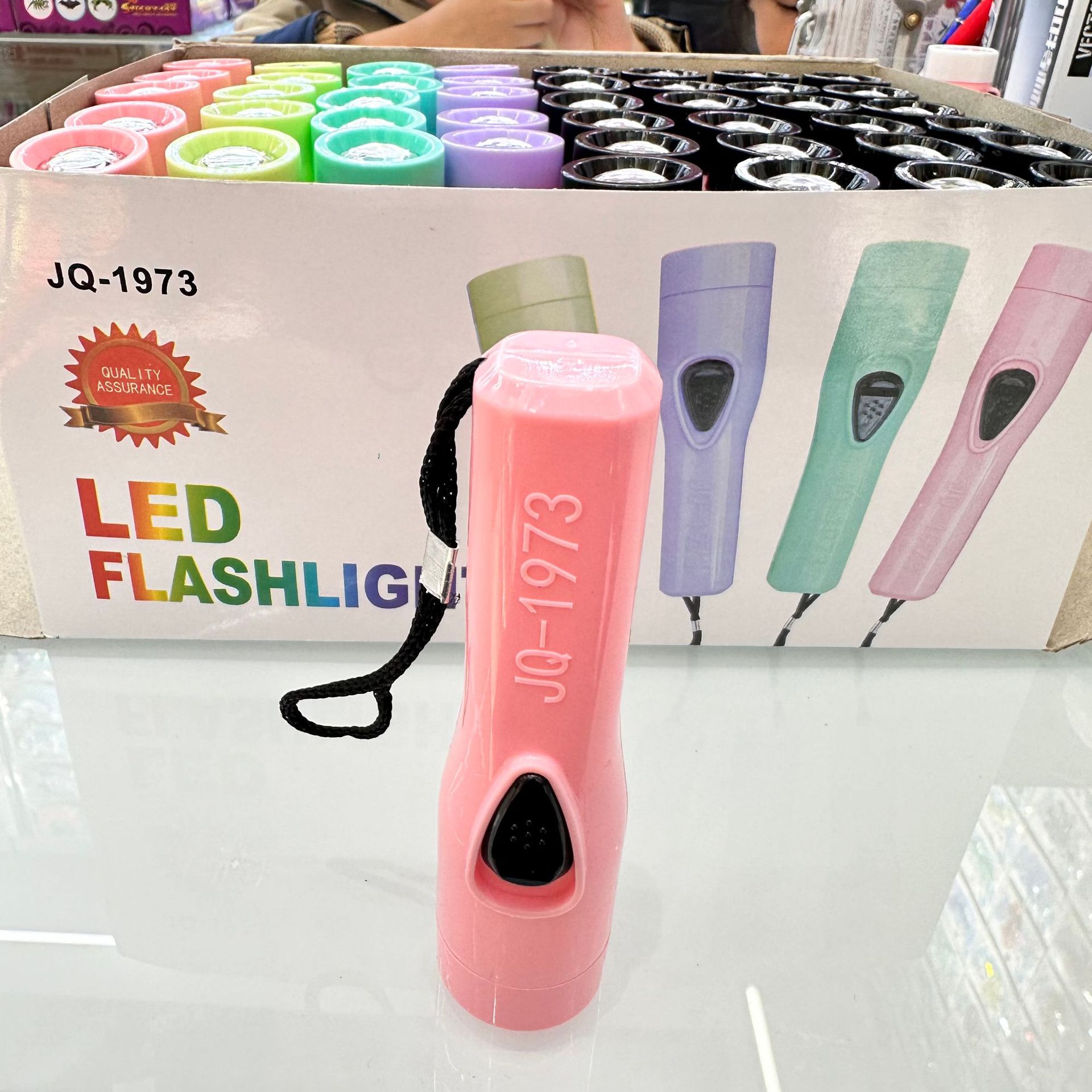 盒装儿童手电筒幼儿园礼品便携迷你手电筒工厂直销地推扫码礼品精美礼物带电池详情图3