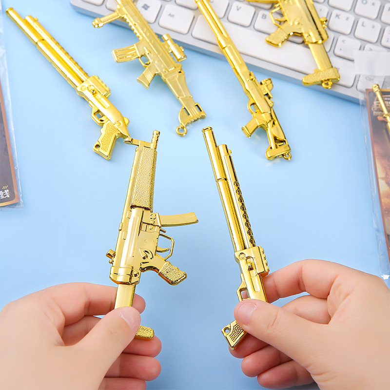 Children's plastic weapon models, mini weapons, ultimate playerUnknown's Battlegrounds, plastic swords and knives, kindergarten gifts, and primary schools are selling well Application Scenario