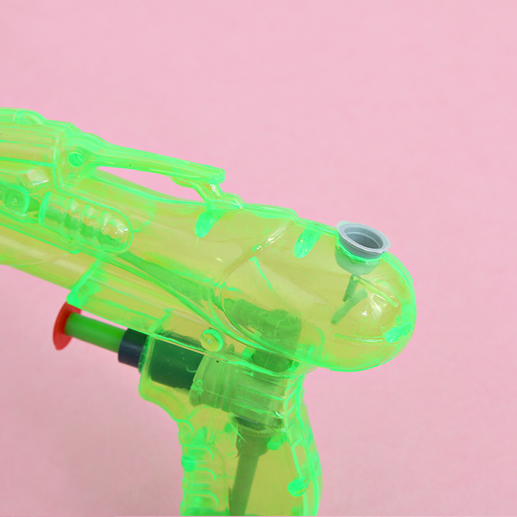 Mini water gun, transparent toy, water gun, children's summer beach water play toy, gift, ground promotion toy Application Scenario