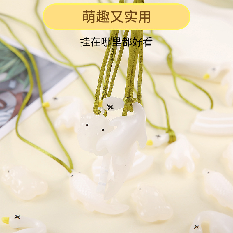Color-changing Roast Duck car car pendant, creative rearview mirror, duck pendant, a cute car interior decoration that has become a popular Internet celebrity Application Scenario