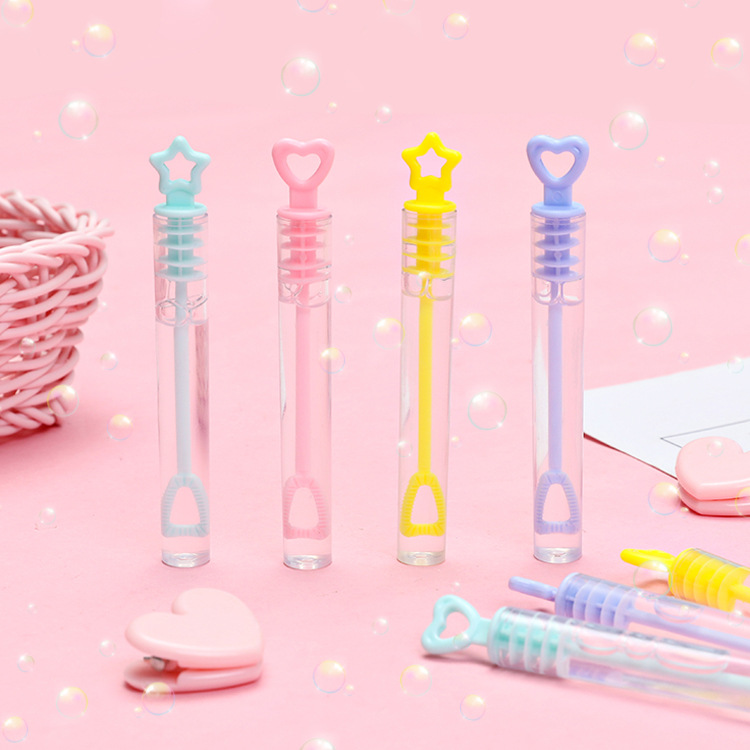 48-piece mini bubble sticks that are unbreakable and not easy to break, small portable test tube bubble glue bubble water stick toys Application Scenario