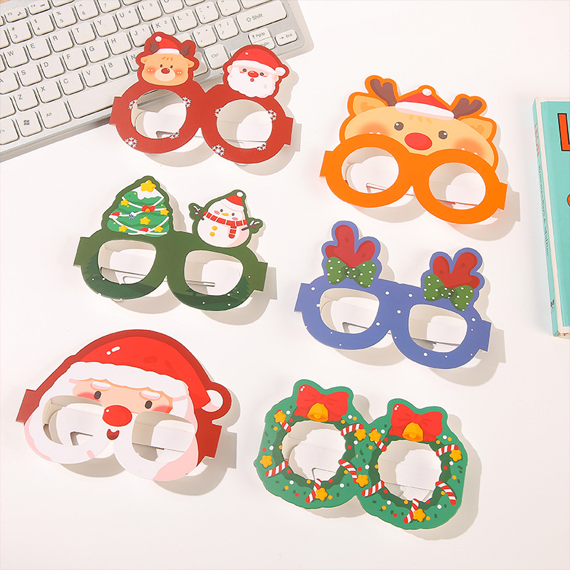 Cartoon Christmas decorative glasses, Christmas small gifts, festival party decoration props, children's performance glasses frames Application Scenario