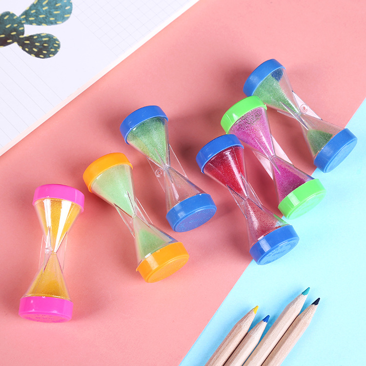80s classic toy mini hourglass, student timer, cartoon creative small toys, wechat business small gifts, street stall Application Scenario