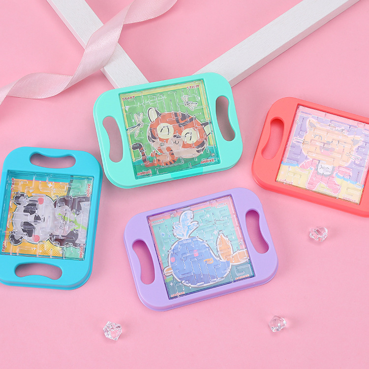 Mini balance maze, small handheld rolling ball maze, balance ball children's educational toy manufacturer wholesale Specification drawing