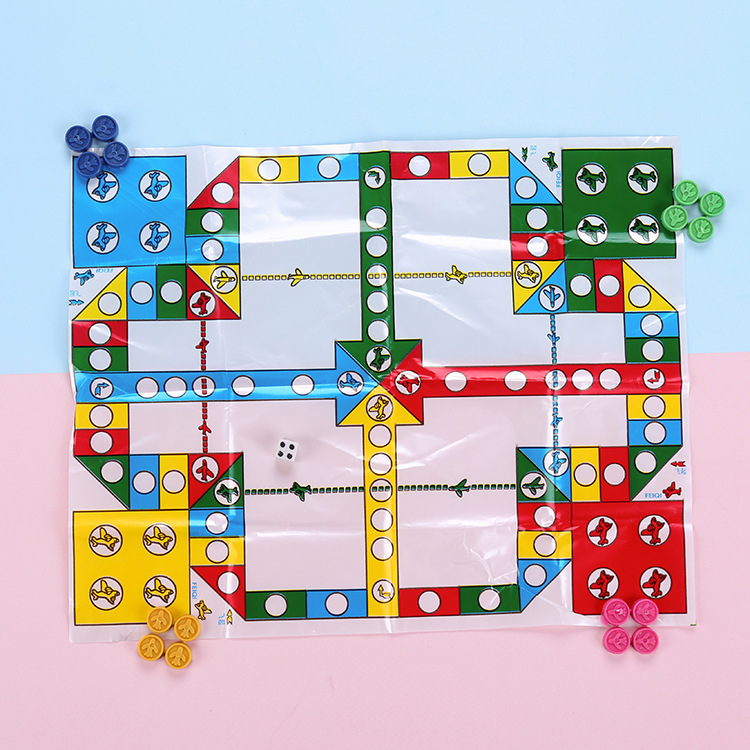Tabletop games, parent-child interactive games, mini flying chess, children's educational toys, chess, ground push, small gifts Specification drawing