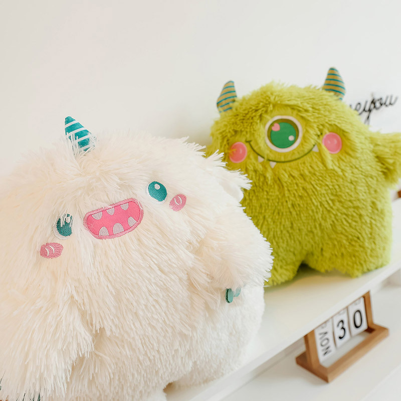 Ugly and cute Internet celebrity Instagram green little monster plush toys, sleeping pillows, cartoon figurines, doll gifts for women wholesale Application Scenario