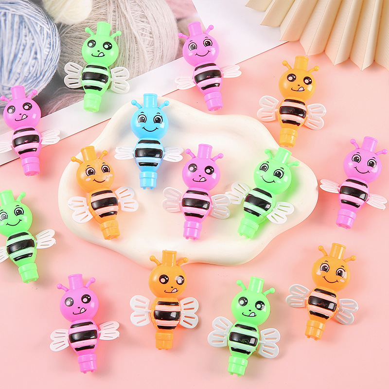 Bee Whistle Creative Children's cartoon Whistle Gift, small toy cartoon whistle, educational toy small gift details Picture