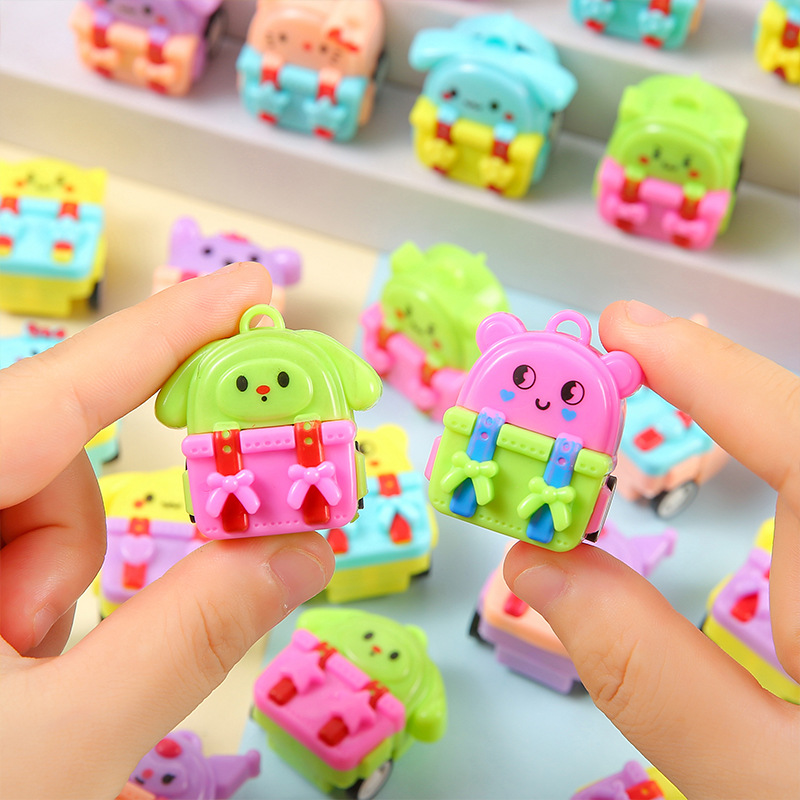 Children's toy cars, backpacks, rebound cars, rebound trolleys, engineering vehicles, plastic wholesale, mini kindergarten gifts Application Scenario
