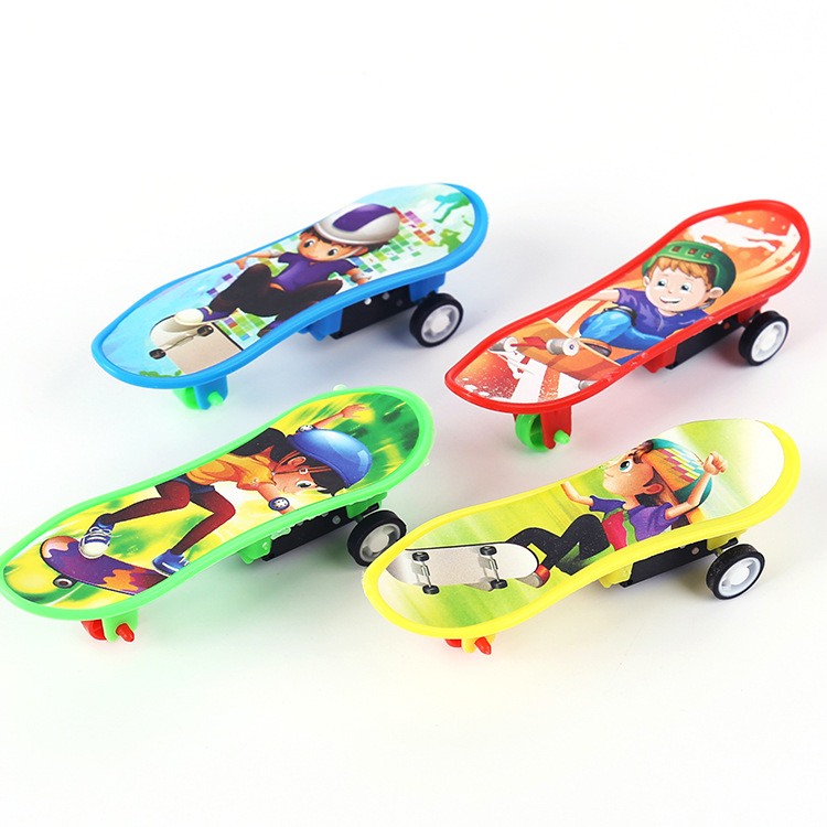 Wholesale of children's rebound scooters, cartoon skateboards, plastic small toys, kindergarten toys, prizes, skateboard models Application Scenario