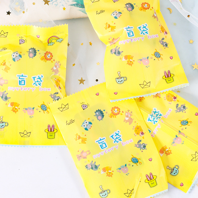 Children's small toys, untoppleable dolls, blind bags, surprise blind boxes, small gifts for students, and rewards for the whole class on Children's Day at the kindergarten Application Scenario