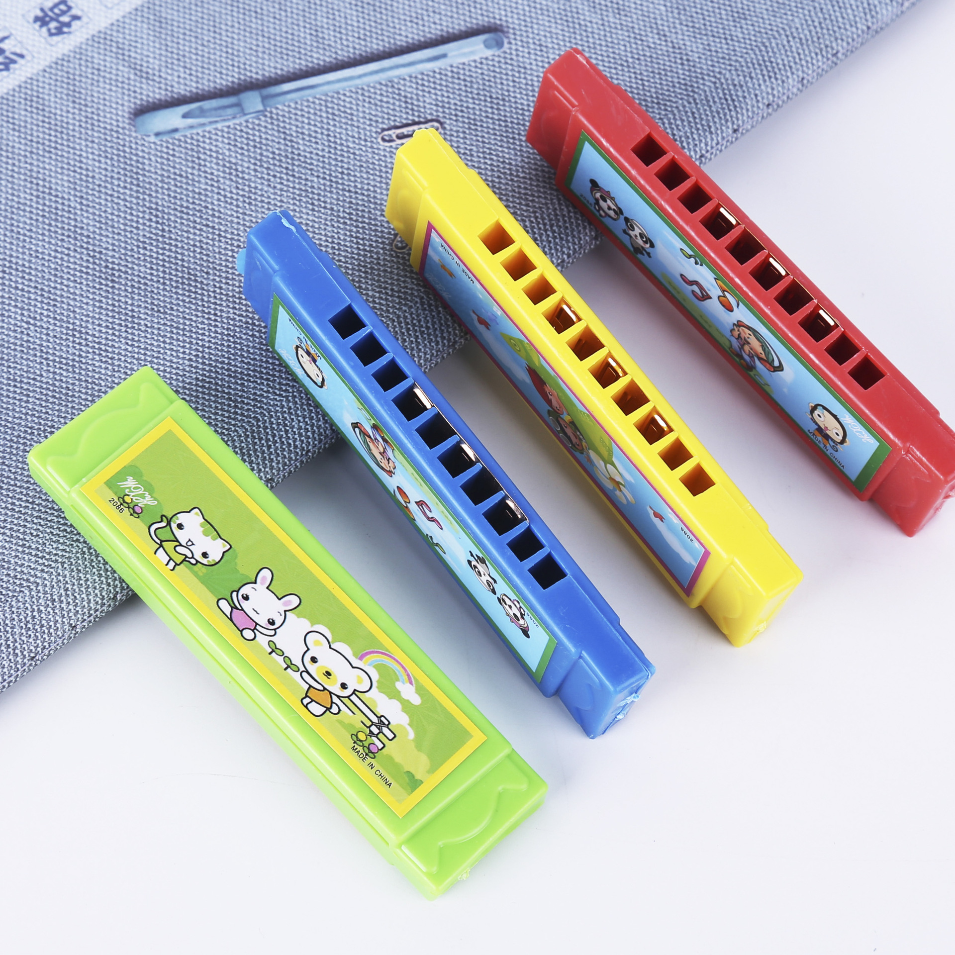 Kindergarten children's toys, ten-hole harmonica, primary school students' first learning of wind instruments, music mini harmonica gifts Specification drawing