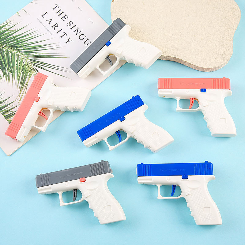 Mini manual Glock water gun, reloading small water gun, children's toy, water splashing and playing, super long-range shooting, kindergarten gift details Picture