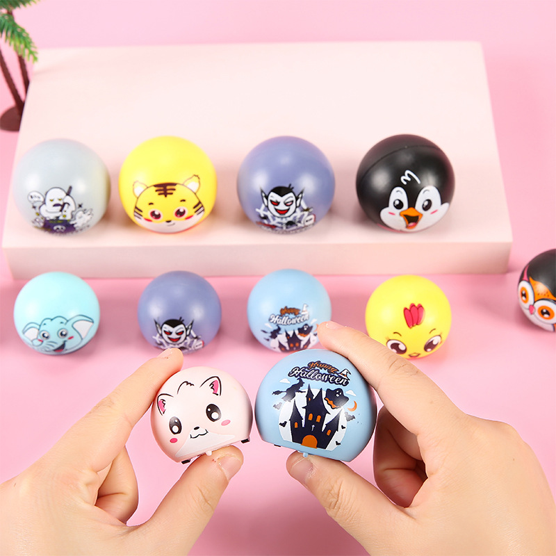 Cartoon creative circular rebound car toy cars are selling well at street stalls. Children's durable rebound animal baby cars full figure