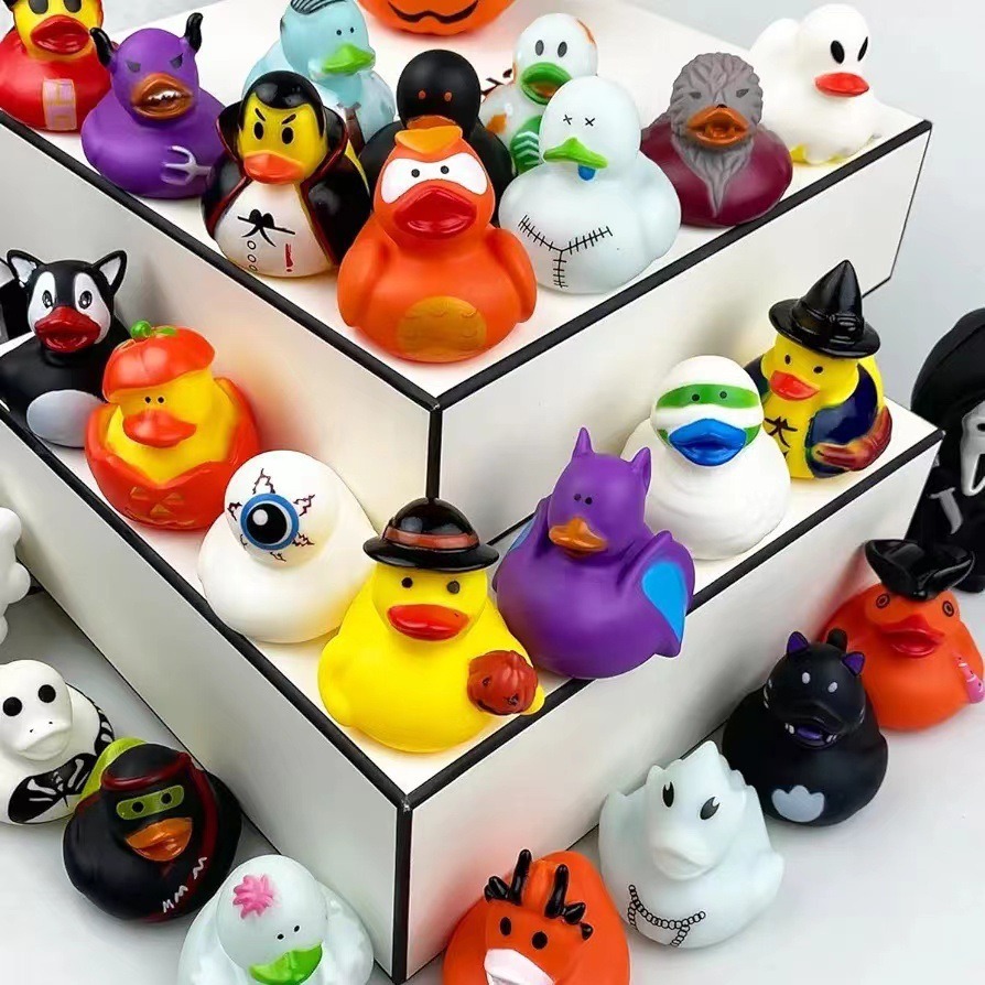 Best-selling Halloween party gifts in stock: Children's bath toy duck, Halloween duck water play toy, new little yellow duck details Picture