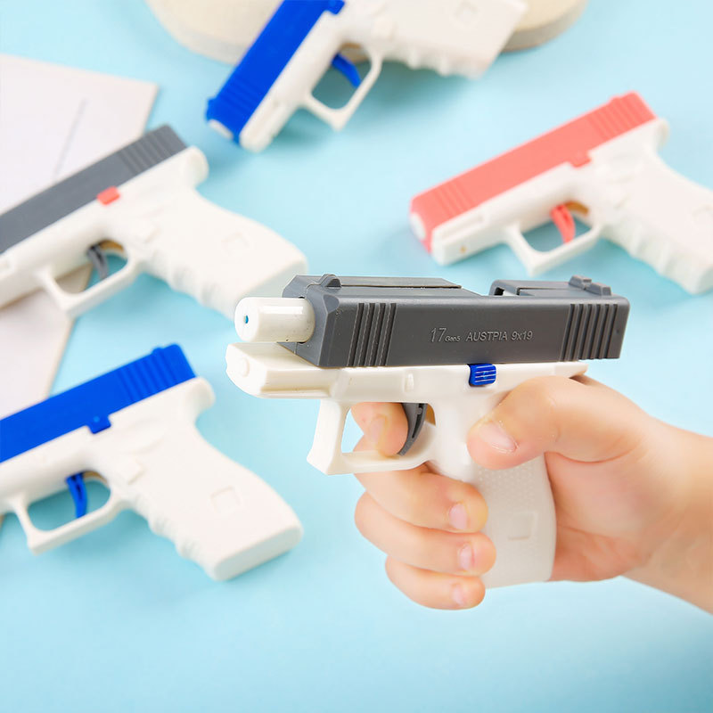 Mini manual Glock water gun, reloading small water gun, children's toy, water splashing and playing, super long-range shooting, kindergarten gift Specification drawing