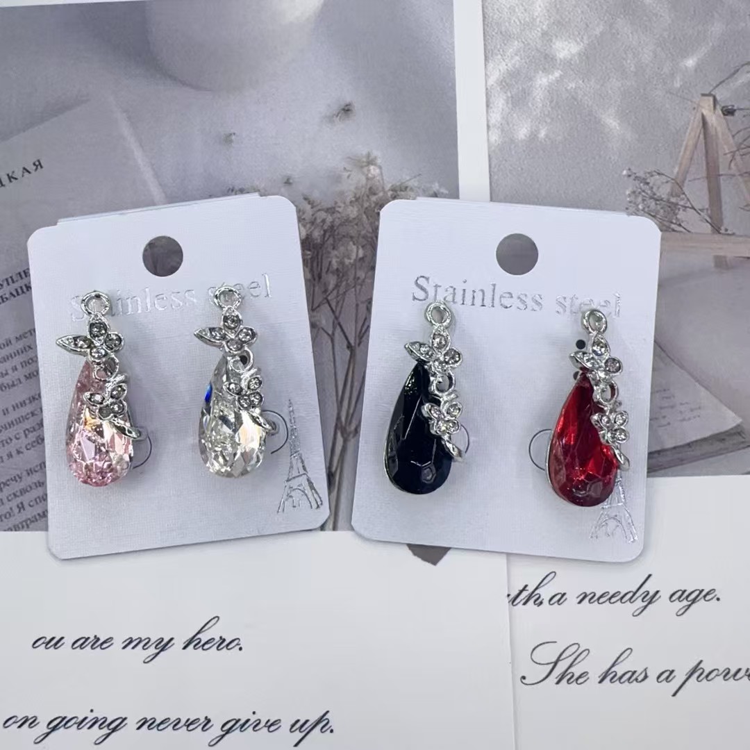 Semi-finished jewelry accessories, a variety of mixed-color metal chain earrings, pendants, DIY handcrafted accessories, jewelry accessories, materials