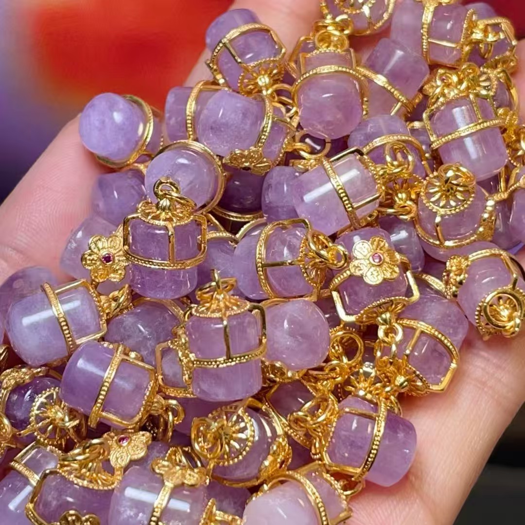 Natural purple lithium glow six-character motto, diy jewelry accessories, crystal accessories, ancient sand gold accessories, copper-plated real gold, high color retention Specification image
