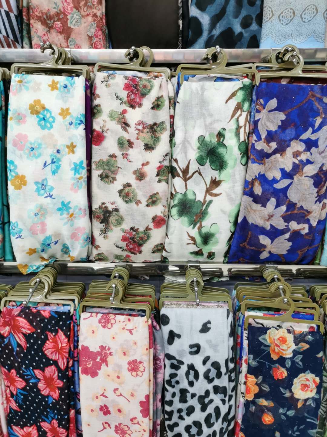 Hot diamond printed scarf