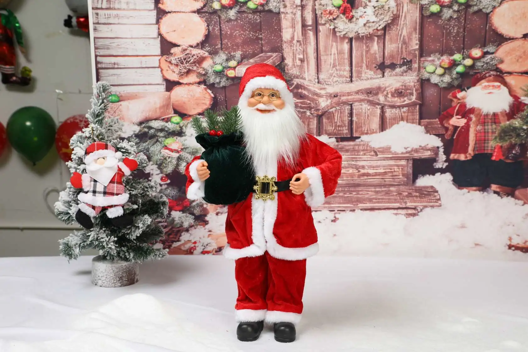 Santa Claus, Christmas decorations, Christmas ornaments, Christmas gifts, fabric art, festival decorations detail image 2