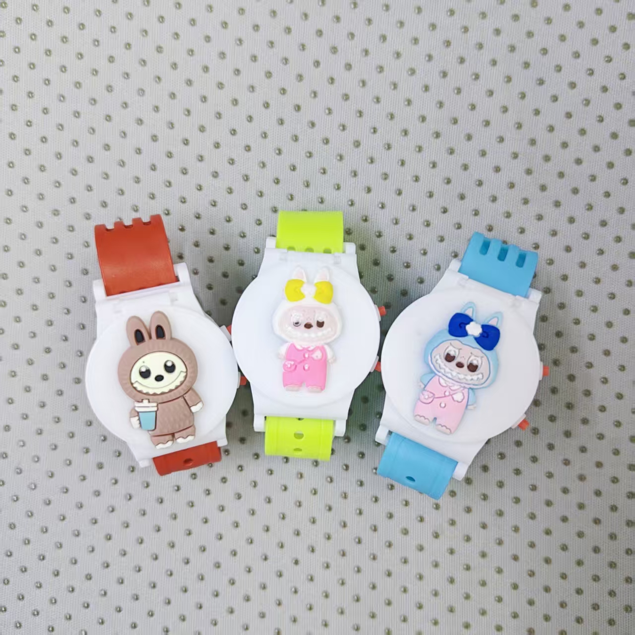 电子表 翻盖卡通学生手表 展示盒装十二块一盒 厂家直发