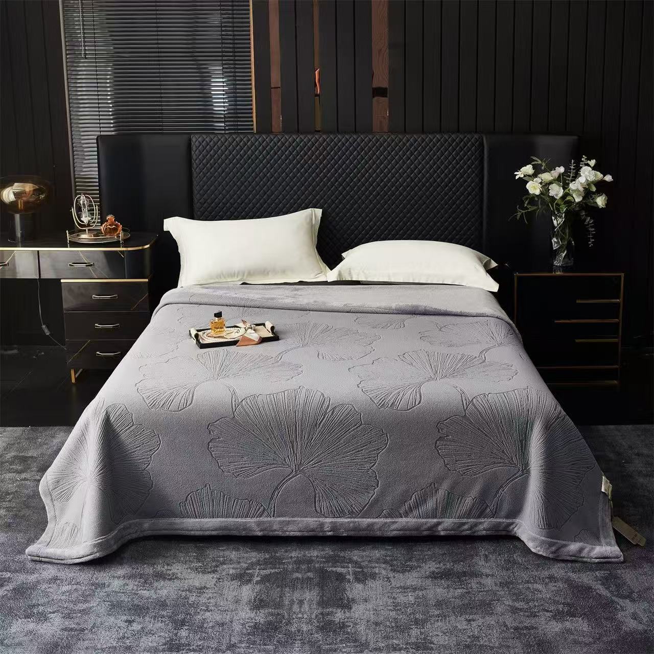 2025新品牛奶绒雕花复合毯 纯色云毯 欧美外贸跨境毛毯可视频看货