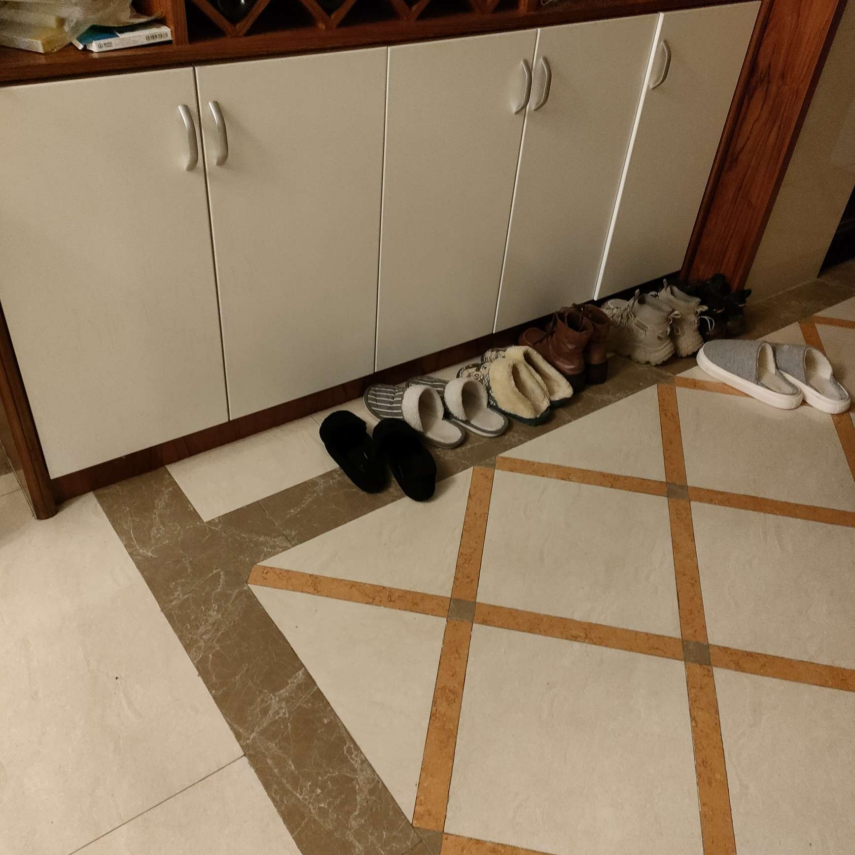 耀居家具全屋定制现代轻奢风鞋柜 现代风