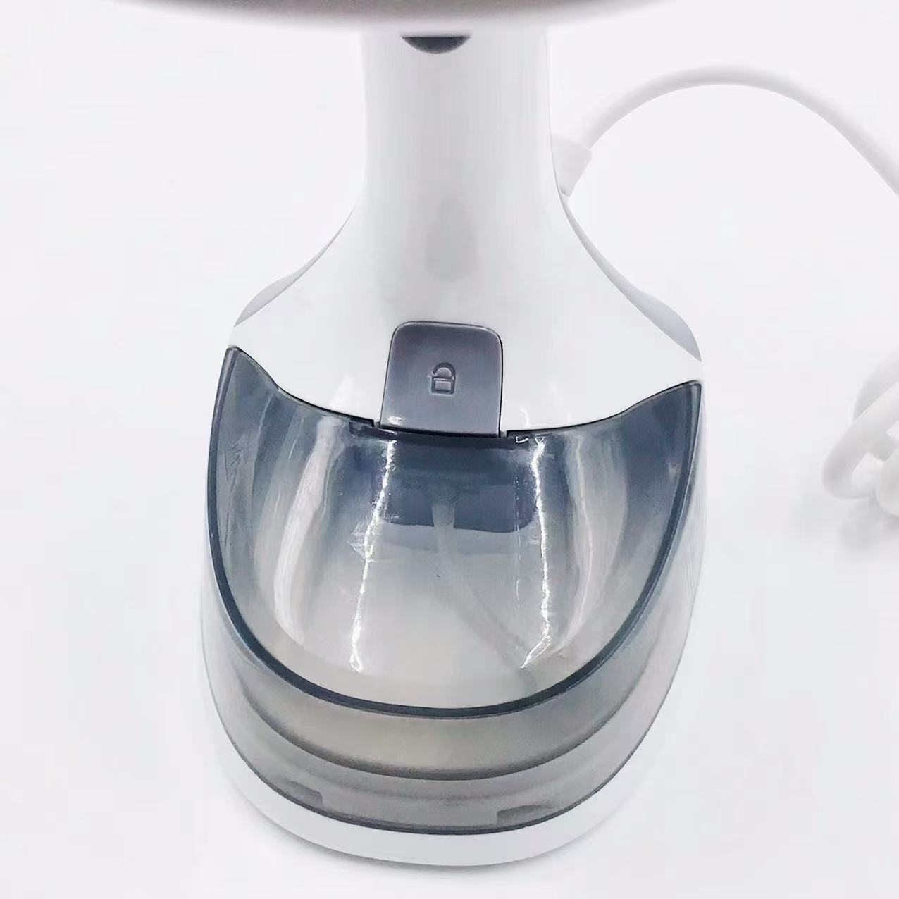 COSONIC steam brush household appliance desktop ironing machine is portable and can quickly iron clothes Application Scenario