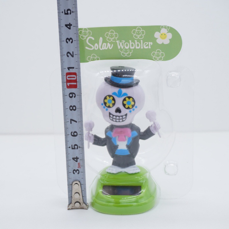 Halloween solar car figurines, Ghost Festival rocking animals, indoor and outdoor courtyard party decorations, Day of the Dead Halloween skull accessories Application Scenario