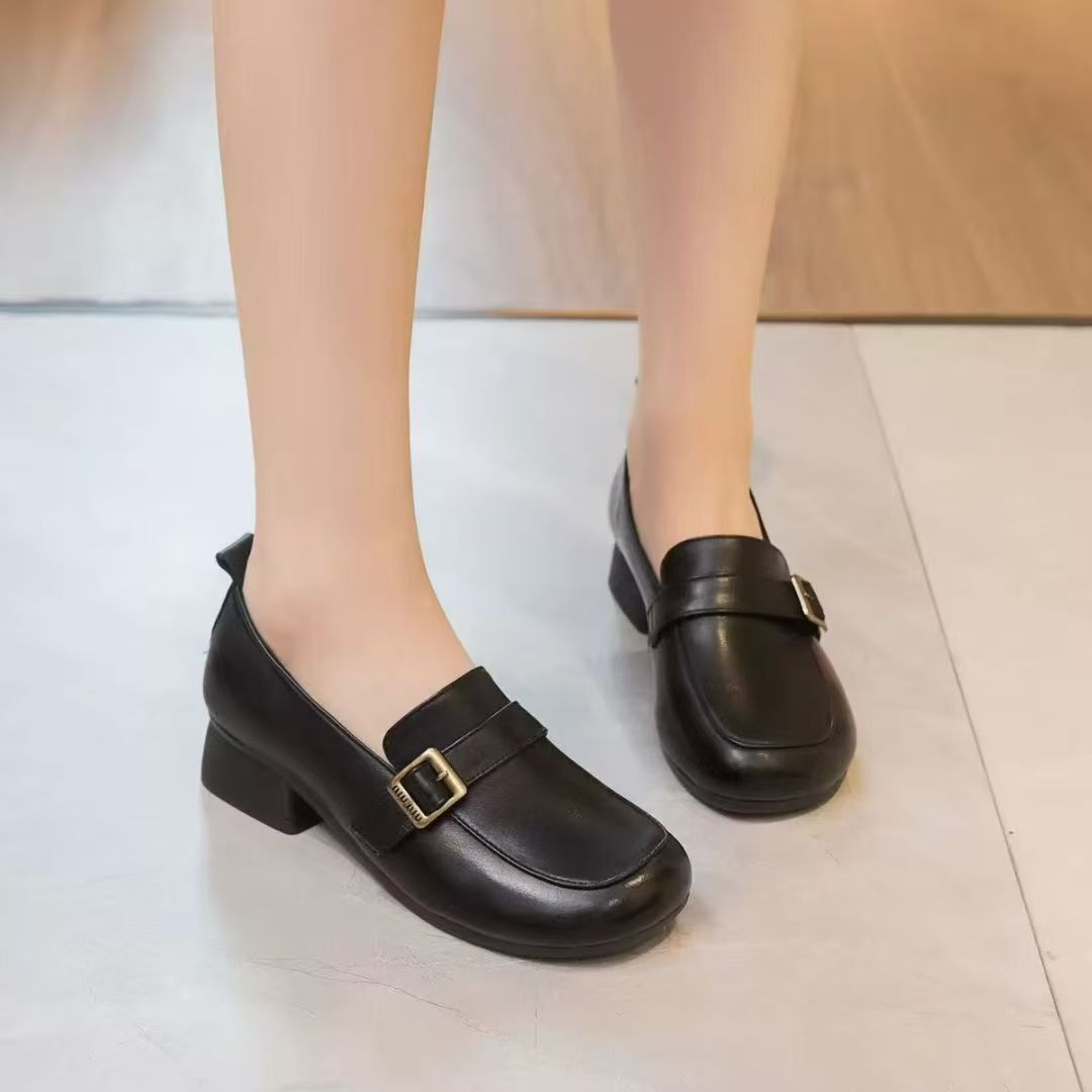 Both wholesale and retail of women's fashionable single shoes and small leather shoes are available Specification image
