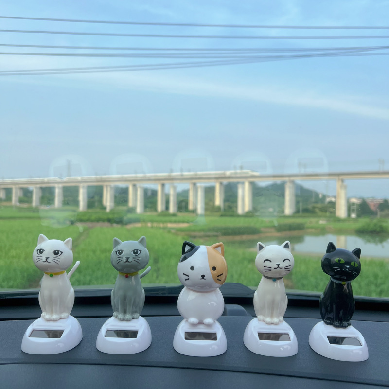 太阳能摆件可爱暴富猫摆件创意汽车用品装饰摇摆车饰便宜汽车装饰