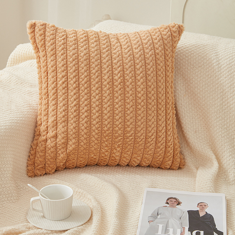 抱枕/靠垫/圆形抱枕/靠枕靠背/仿兔毛靠垫白底实物图