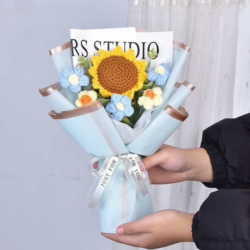 Sunflower-sized knitted handicrafts, finished products, creative gifts, artworks, graduation gifts, mini knitted woolen bouquets, simulated cream puffs, little champs-style birthday gifts, kindergarten graduation bouquets, Mother's Day details Picture