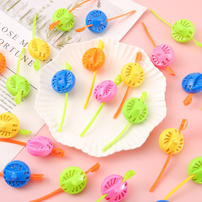Gyroscope toys, pull-out bars, straightedge rulers, student gifts from the small store around the school, nostalgic wholesale for the 80s generation, kindergarten gifts Specification drawing