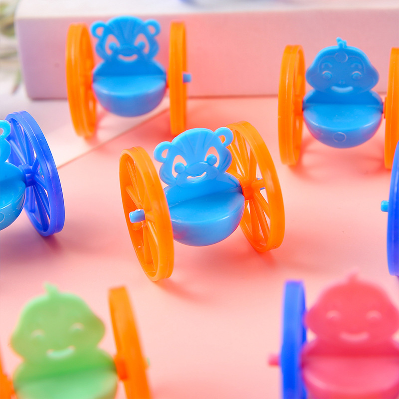 Douyin Internet celebrity mini rocking car, untoppling figure, educational and fun small toy, desktop toy, traditional and relaxing Application Scenario