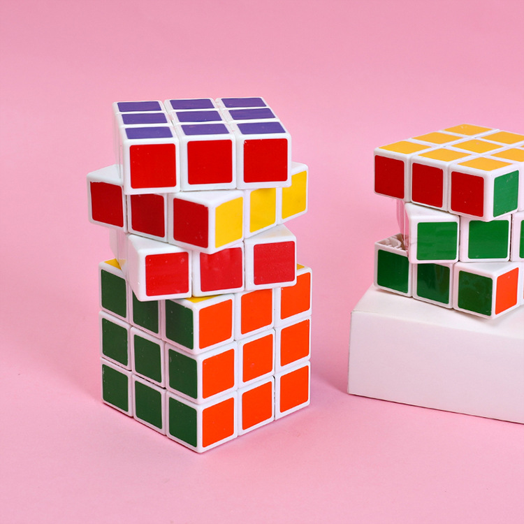 The competition-specific Rubik's Cube children's educational toy, the smooth and versatile three-level intelligence development and stress-relieving Rubik's Cube, is selling well at the street stall details Picture