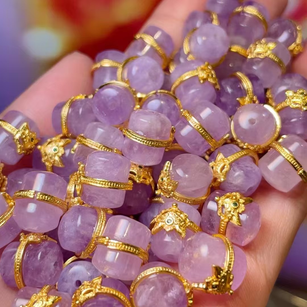 Natural purple lithium glow fox bucket bead straight hole diy jewelry accessories, crystal accessories, ancient method sand gold accessories, copper-plated real gold high color retention Application Scenario