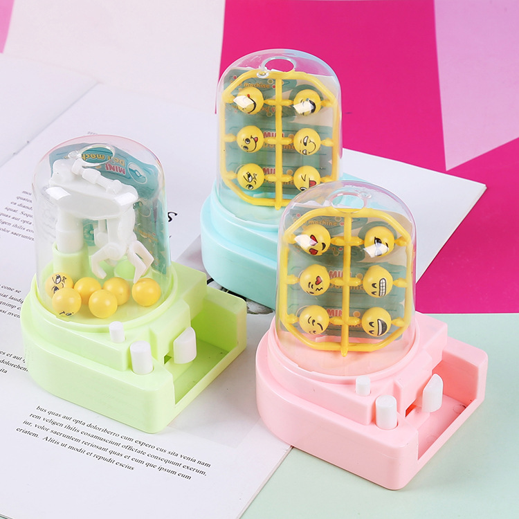 Children's fun scratch-off toys, mini candy catch machine, small gacha claw machine, boys' and girls' toys full figure