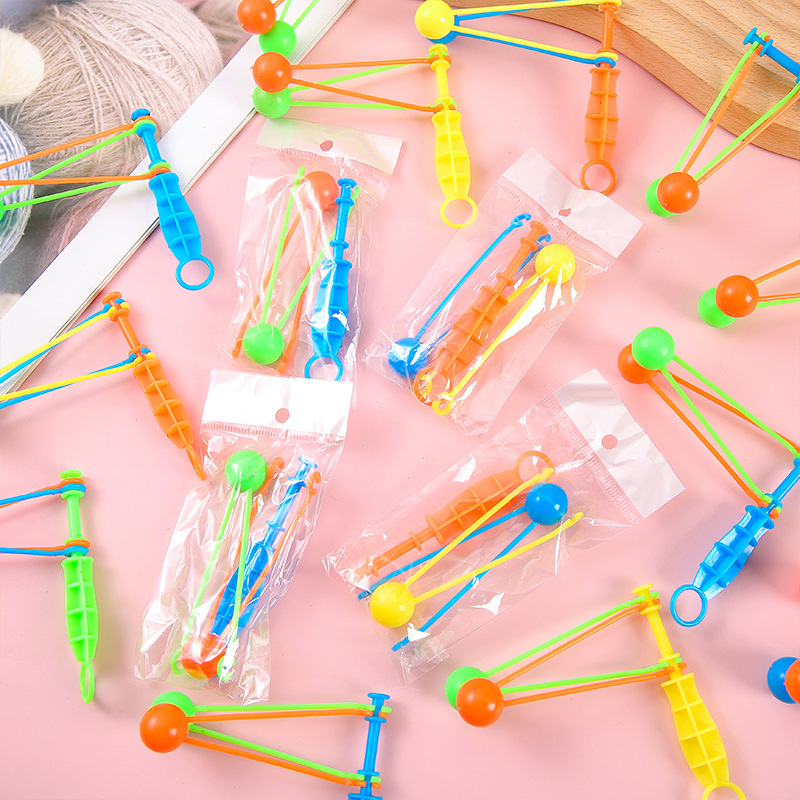 Children's nostalgic toys, hand-cranked bump balls, casual small toys, rocking fans, plastic bump balls, boring toys Application Scenario